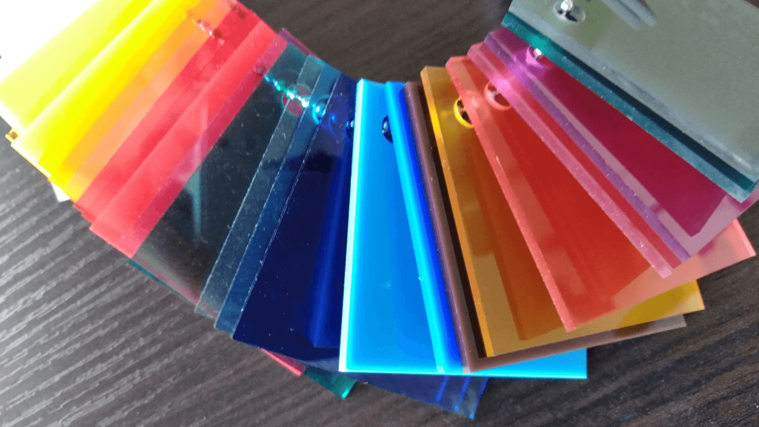日本製 アクリル板 ガラス色(キャスト板) 厚み8mm 700X1200mm 縮小